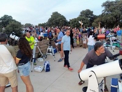 Más de 800 personas siguieron el eclipse total de Luna en el Punto de Observación Astronómica