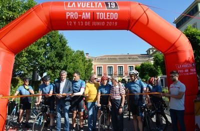 Álvaro Gutiérrez da la salida al PRO-AM Vuelta a España