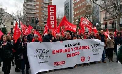 Más de mil personas, según CCOO, se manifiestan en CLM