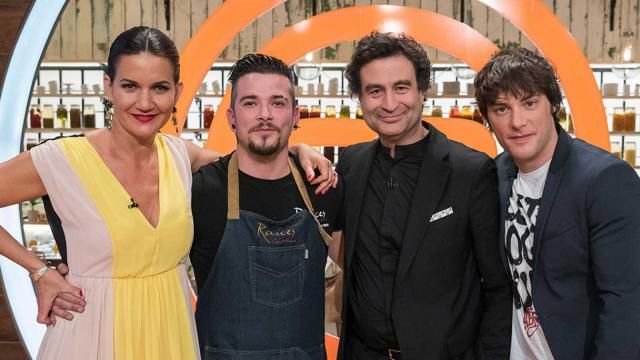 Los jueces de Masterchef con Carlos Maldonado