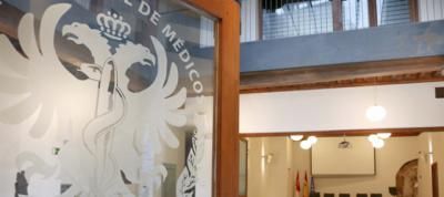 Natividad Latín gana las elecciones al Colegio de Médicos