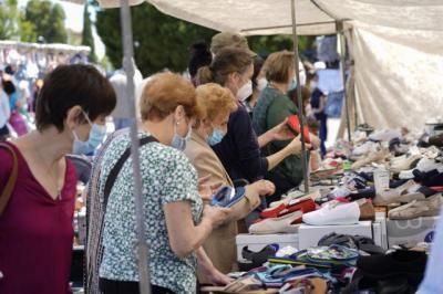 El mercadillo del Martes seguirá "por el momento" en su ubicación actual