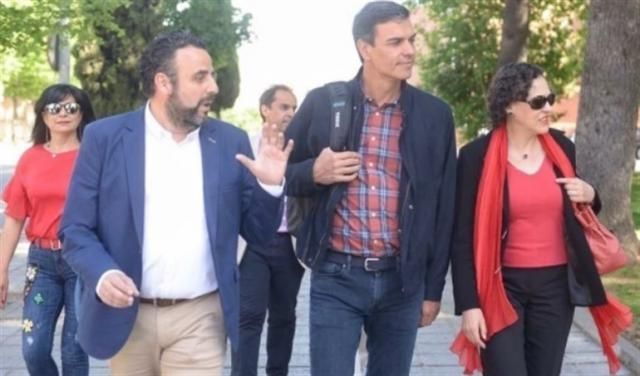 Militantes de PSOE de Azuqueca piden a su alcalde que no dispute la Secretaría regional a Page