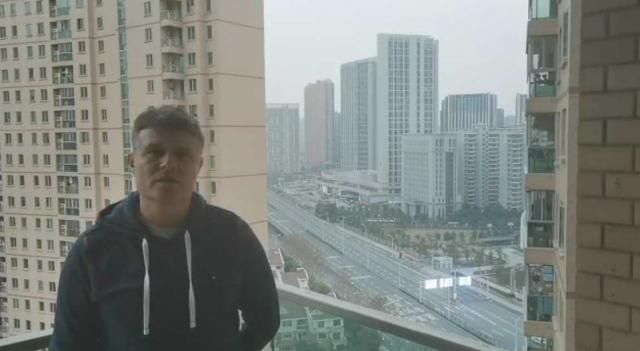 VÍDEO | Pedro Morilla, exentrenador del CF Talavera, atrapado en Wuhan: “Estamos a la espera de la repatriación”