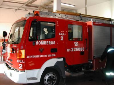 Colisión frontal entre un camión y un coche en Toledo