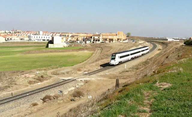 Muere una mujer, golpeada por un tren, mientras fotografiaba la superluna