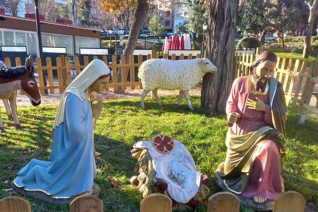 Indignación por el robo del Niño Jesús y daños a las decoraciones navideñas