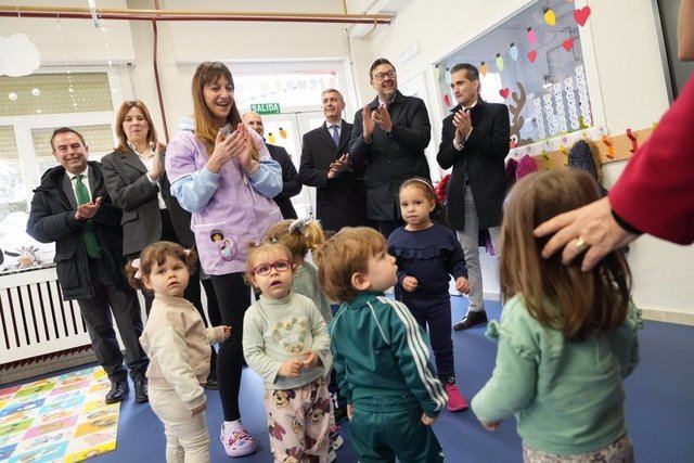 ​​Inaugurada la nueva escuela infantil de Navalcán