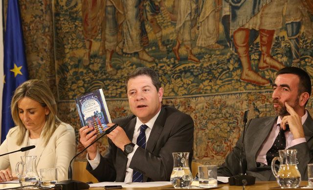 Page presenta el libro de Carmona sobre mitos de la cultura judía