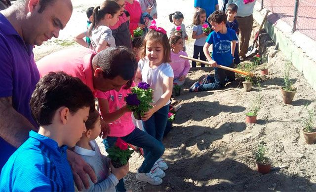 Mejorada celebró el Día del Árbol con los niños como protagonistas