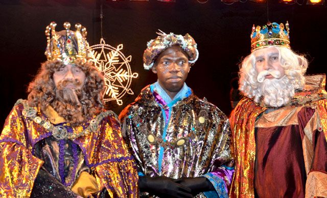 Fuegos artificiales en la cabalgata de Reyes de Toledo