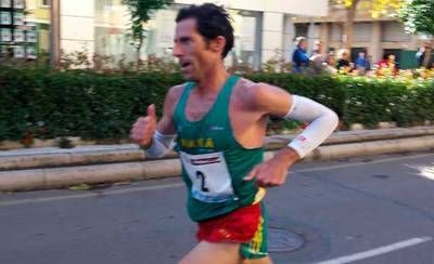 Antonio Núñez gana la media maratón de Elvas-Badajoz