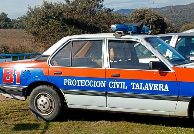 Un coche causa sensación en la Romería de Santa Apolonia