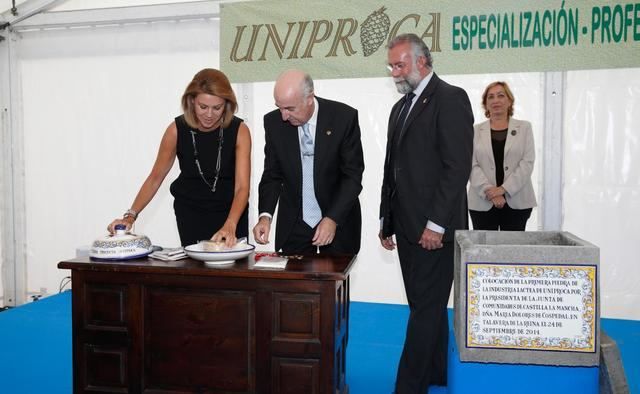 Cospedal, junto a Sanz y Ramos, preside acto colocación primera piedra de UNIPROCA III