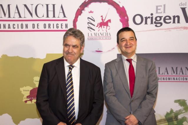 El Gobierno de Castilla-La Mancha presume de vino y queso manchego en la celebración del Día de la Hispanidad en la embajada en Bruselas