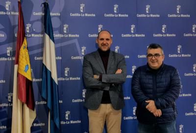 El delegado de la Junta en Talavera felicita al empresario Gómez Corral por su premio a la ‘Iniciativa Comercial’