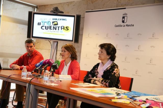 La consejera de Bienestar Social, Aurelia Sánchez, presenta la campaña regional ‘#TúCuentas 2018’