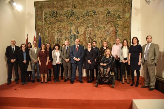 Foto de familia en la firma del convenio ‘Empresas por una Sociedad Libre de Violencia hacia las Mujeres’