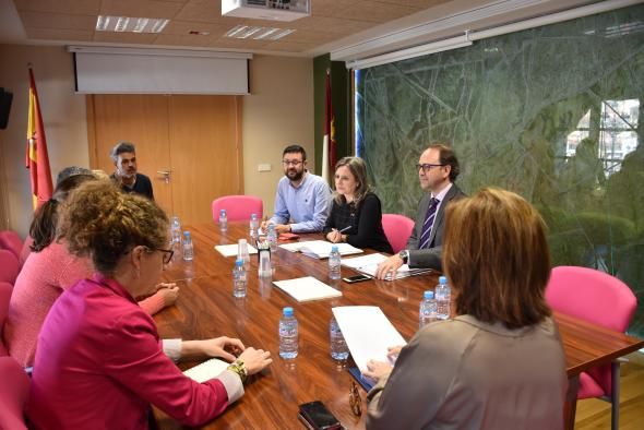 El Gobierno regional destaca la importancia de la formación a profesionales para facilitar la convivencia de menores trans