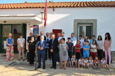 El colegio de Garciotum, ejemplo del "compromiso" de la Junta con la escuela rural