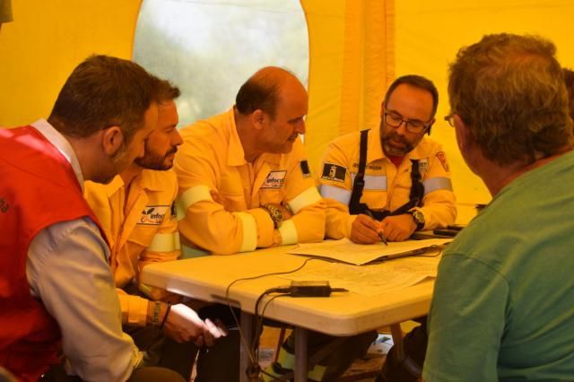 José Luis Martínez Guijarro y José Luis Escudero visitan el Puesto de Mando Avanzado