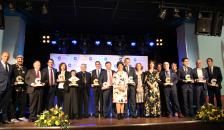 Foto de familia de los premiados en la XVI edición de los Premios COPE Ciudad Real 2019.