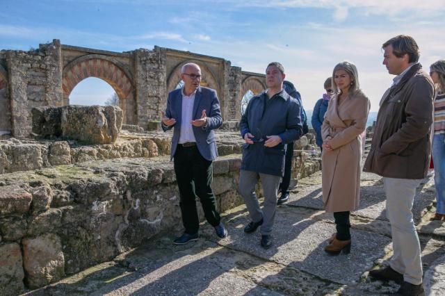 Page muestra su apoyo a las casas regionales de CLM repartidas por España con el compromiso de visitarlas todas