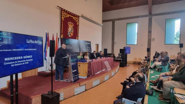 La consejera de Desarrollo Sostenible, Mercedes Gómez, en el II Talavera Technological Forum, organizado por el medio digital La Voz del Tajo.