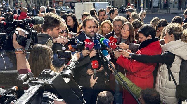 El PP CLM ofrece apoyo parlamentario a García-Page si mueve a diputados del PSOE a votar 'no' a la amnistía