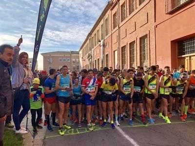 Más de 1.000 personas corren en el Casco Antiguo