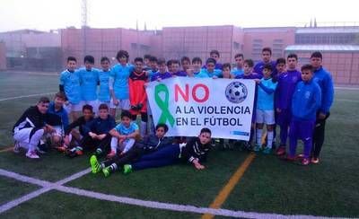 Los equipos cadetes Sport City y E.F. Patrocinio, juntos contra la violencia