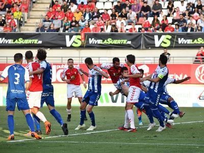 El CF Talavera no puede con el portero del Real Murcia