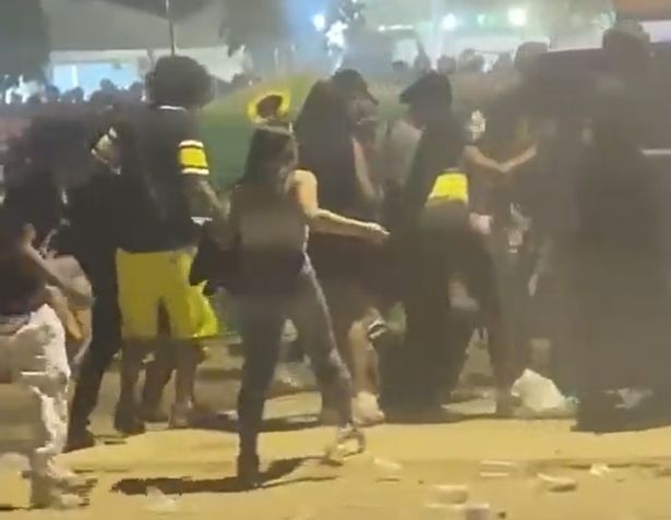 Pánico en unas fiestas por una pelea multitudinaria