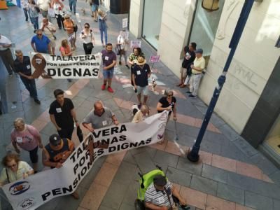 Los pensionistas talaveranos salen a la calle para pedir "pensiones dignas"