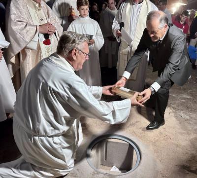 Colocan la primera piedra del templo San Juan de Ávila 8 años después de su derrumbe