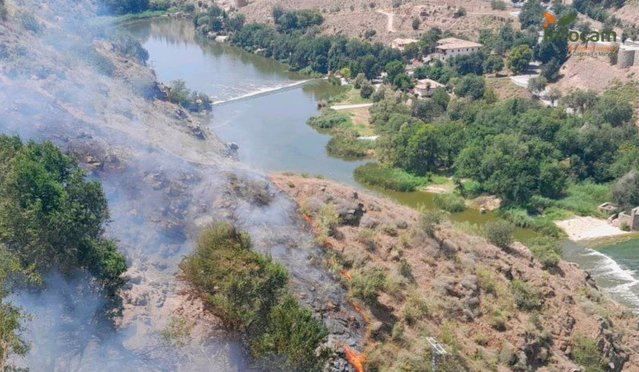 Controlan un fuego declarado cerca de la ermita del Valle de Toledo