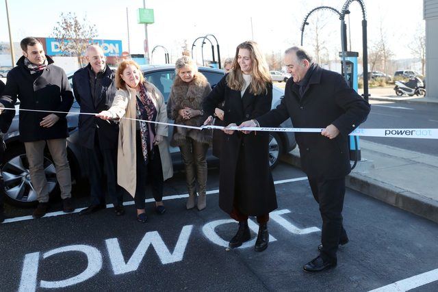 Powerdot inaugura la mayor estación de recarga de Castilla-La Mancha en el Parque Comercial El Golf