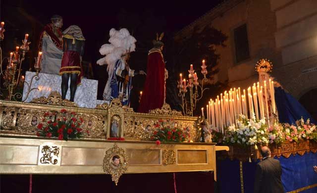 'La Madrugá' talaverana del Cristo de la Sentencia emociona en Viernes Santo