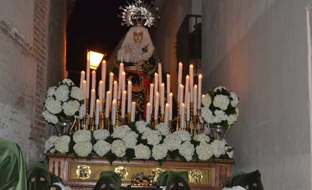 El Cristo de la Misericordia y La Dolorosa llenan de 'Pasión' Talavera