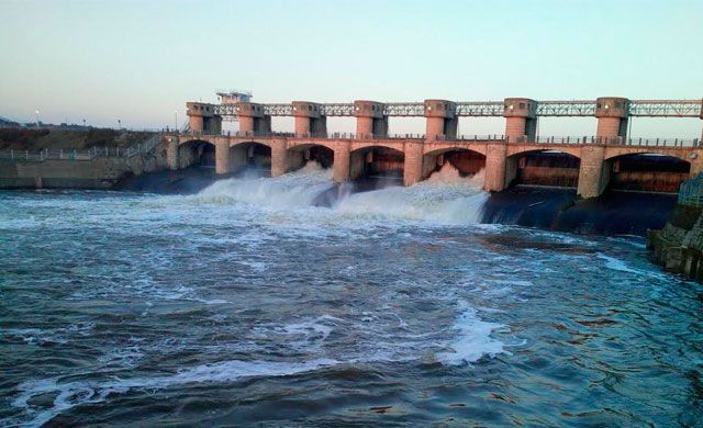 El bello espectáculo del desembalse del pantano de Cazalegas