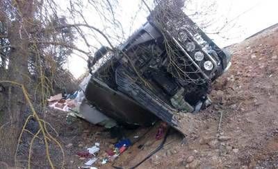 Un herido grave por el choque de un camión y una furgoneta en la A-5 a la altura de Cazalegas