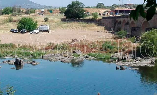 La Guardia Civil busca un cadáver en aguas del río Tajo en Puente del Arzobispo