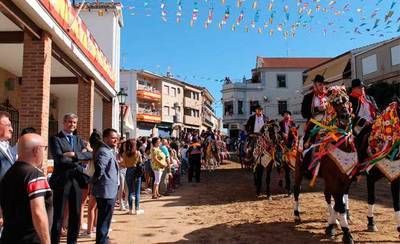 El Carpio de Tajo celebra sus tradicionales carreras de caballos enjaezados