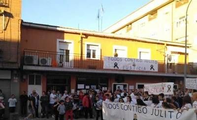 Unas 400 personas se manifiestan para pedir "justicia por Julito"