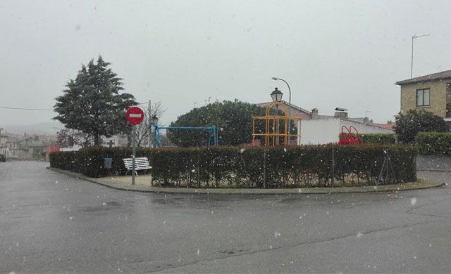 La nieve pilla por sorpresa a los vecinos de Segurilla y Mejorada (VIDEO)