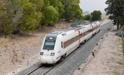 La manifestación 'Por un tren digno' ya tiene respuesta de Fomento, Adif adelantará los plazos