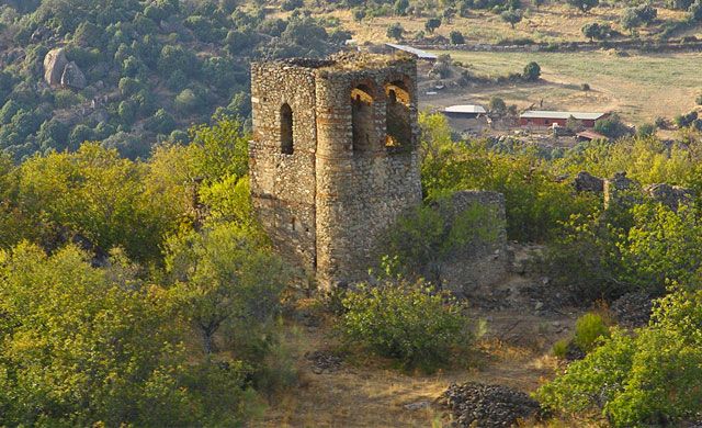 Encuentran el cadáver de un hombre en Castillo de Bayuela