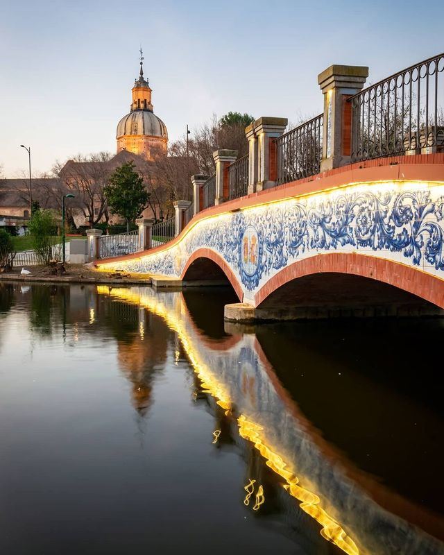 Puente del lago de la Alameda de Talavera | Foto: @garsejuan