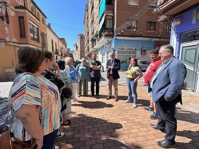 Los vecinos de Puerta de Zamora se reúnen con Gregorio para exigir mejoras en su barrio