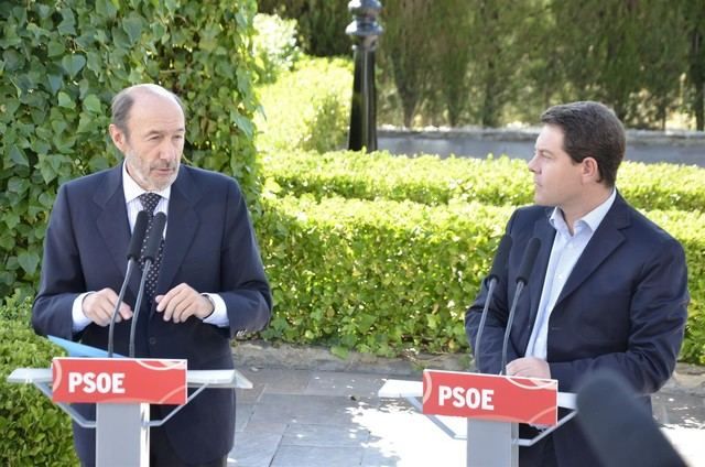 García-Page desea la 'pronta recuperación' para Rubalcaba tras su ictus